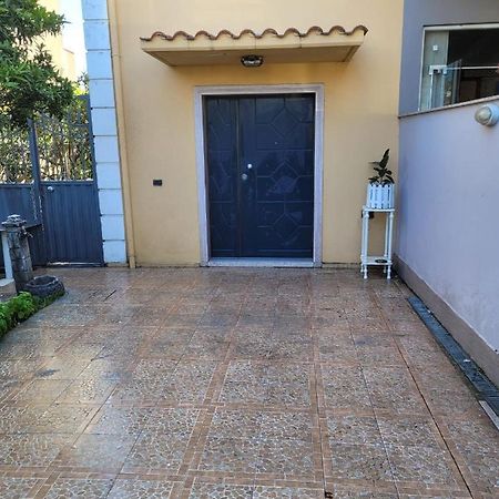 Italian Style Apartment Дуррес Екстер'єр фото